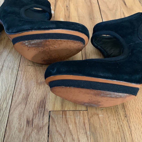 Black velvet Mary Jane pump - Picture 2 of 4